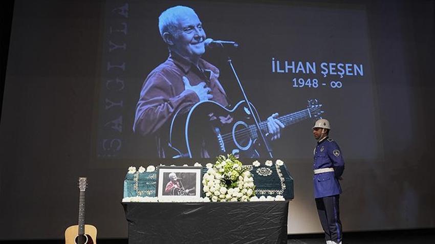 Cenaze asansörde mahsur kaldı! İlhan Şeşen son yolculuğuna uğurlandı