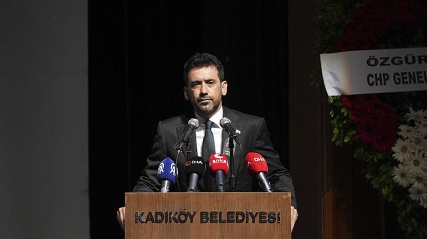 Cenaze asansörde mahsur kaldı! İlhan Şeşen son yolculuğuna uğurlandı