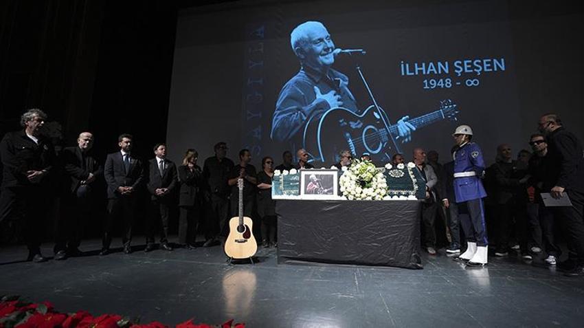 Cenaze asansörde mahsur kaldı! İlhan Şeşen son yolculuğuna uğurlandı