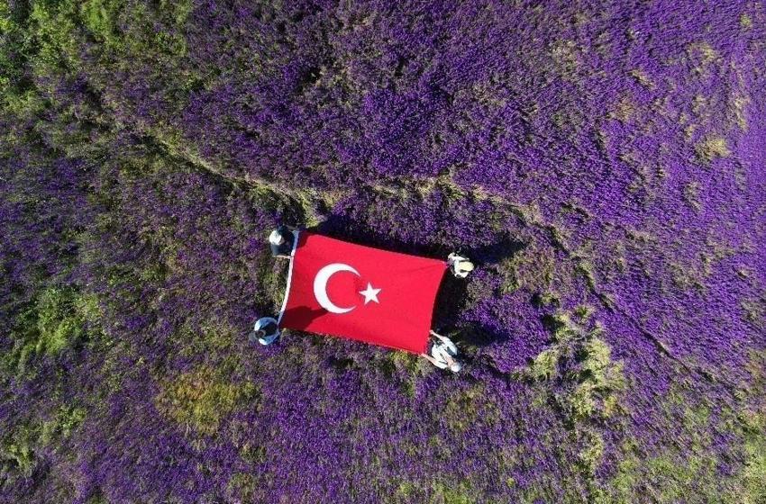 Kazı alanına geldiklerinde karşılaştılar! Bilim insanlarının çevresini sardı: Sırrı araştırılıyor