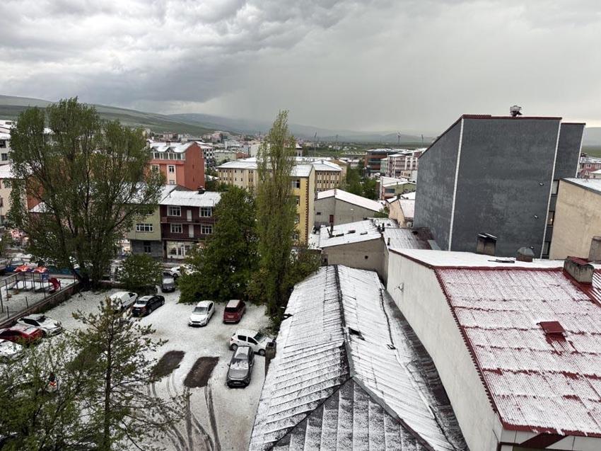 Gök gürültülü sağanak yağış uyarısı Meteoroloji ve Valilik'ten geldi: Bu illerde yaşayanlar dikkatli olsun