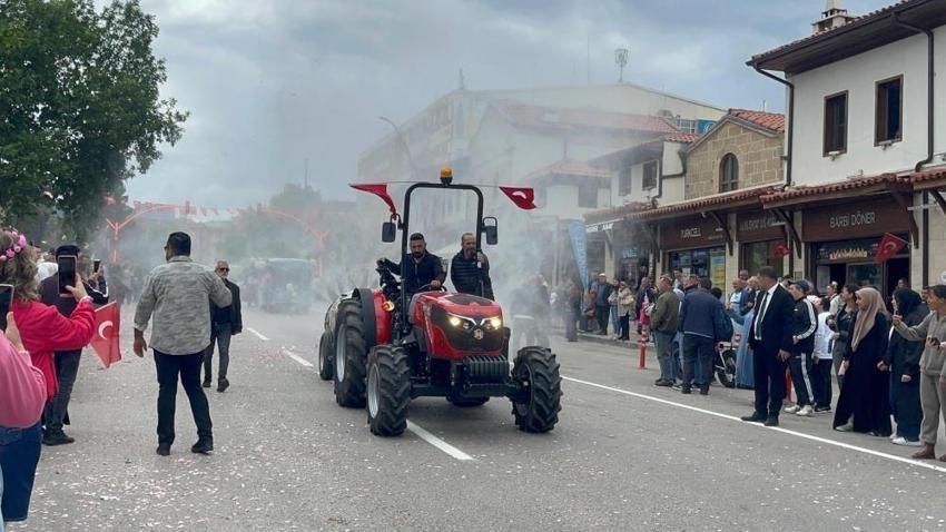 Festival başladı her yer gül suyu koktu! Isparta'da görsel şölen