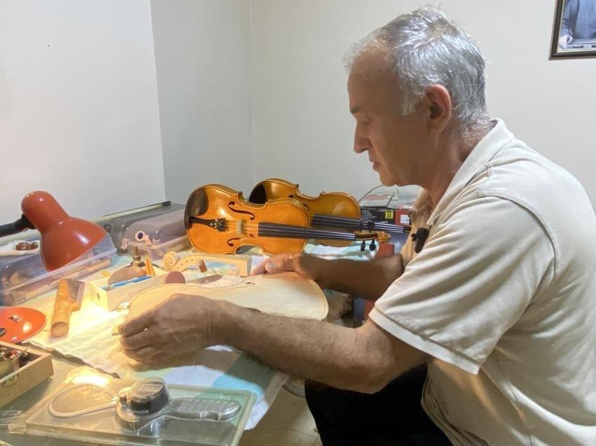Annesinin altınlarını bozdurdu! Emekli olunca hayatında iz bıraktı

