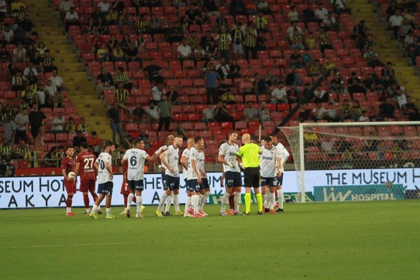 Fenerbahçe'de taşlar yerinden oynuyor! Mourinho değil Mario Branco ayrıldı, işte yeni sportif direktör...