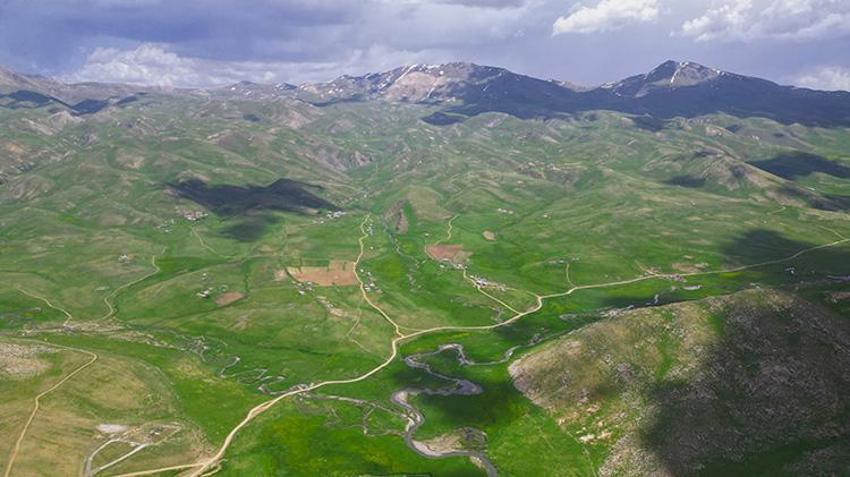 Doğaseverlerin gözdesi oldu! Şırnak, Hakkari, Van üçgeninde bir doğa harikası: Faraşin Yaylası keşfedilmeyi bekliyor!