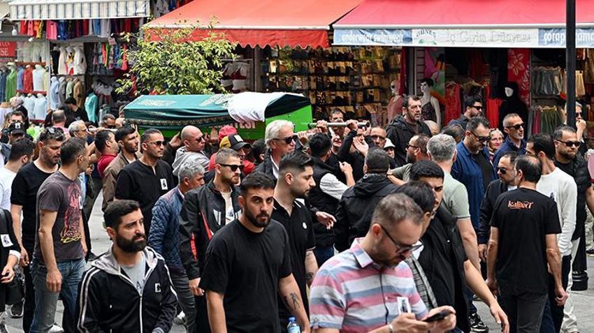 Şarkıcı Şimal, Kuşadası'nda son yolculuğuna uğurlandı
