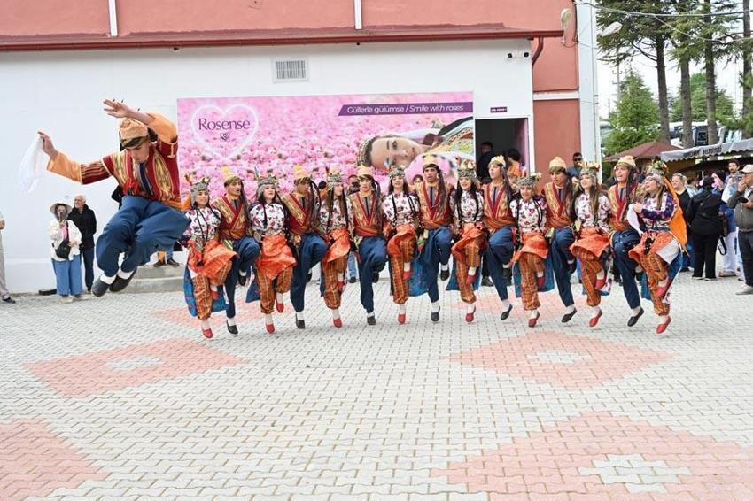 Hasat başladı, Isparta Gül Festivali'nde coşku doruklara taşındı