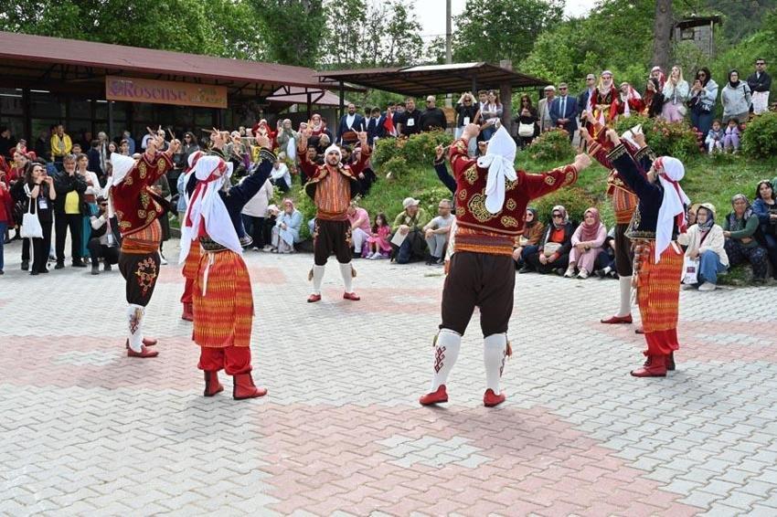 Hasat başladı, Isparta Gül Festivali'nde coşku doruklara taşındı