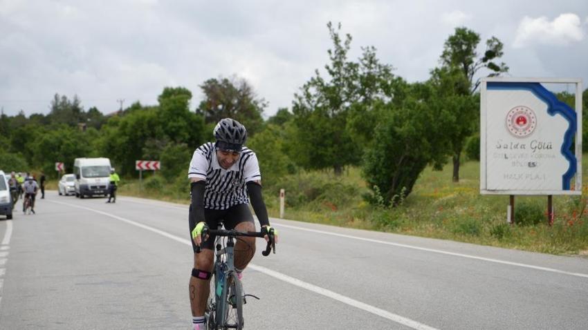 Salda Gölü'nde sporla doğa el ele: Mücadeleler nefes kesti

