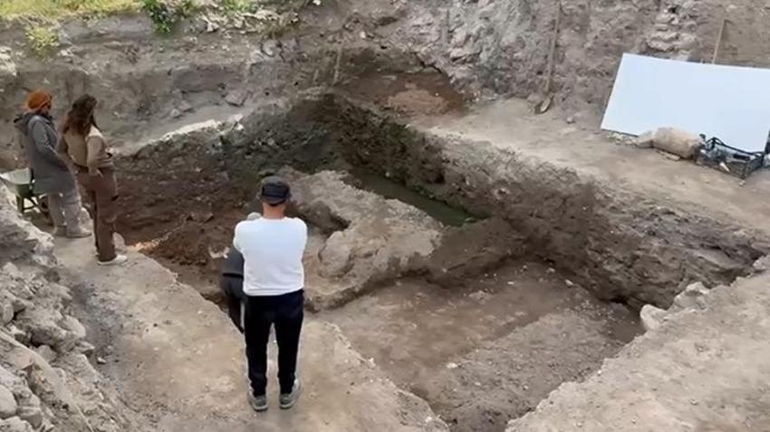 Dünyada ilk kez görüldü, Bursa'da evin odasında keşfedildi! Sırrı bilinmiyor, Papa ziyarete gelecek