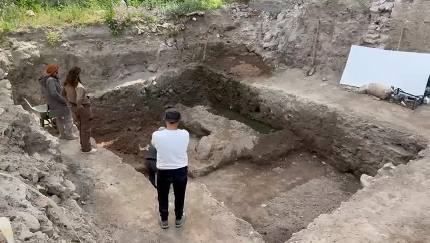 Dünyada ilk kez görüldü, Bursa'da evin odasında keşfedildi! Sırrı bilinmiyor, Papa ziyarete gelecek