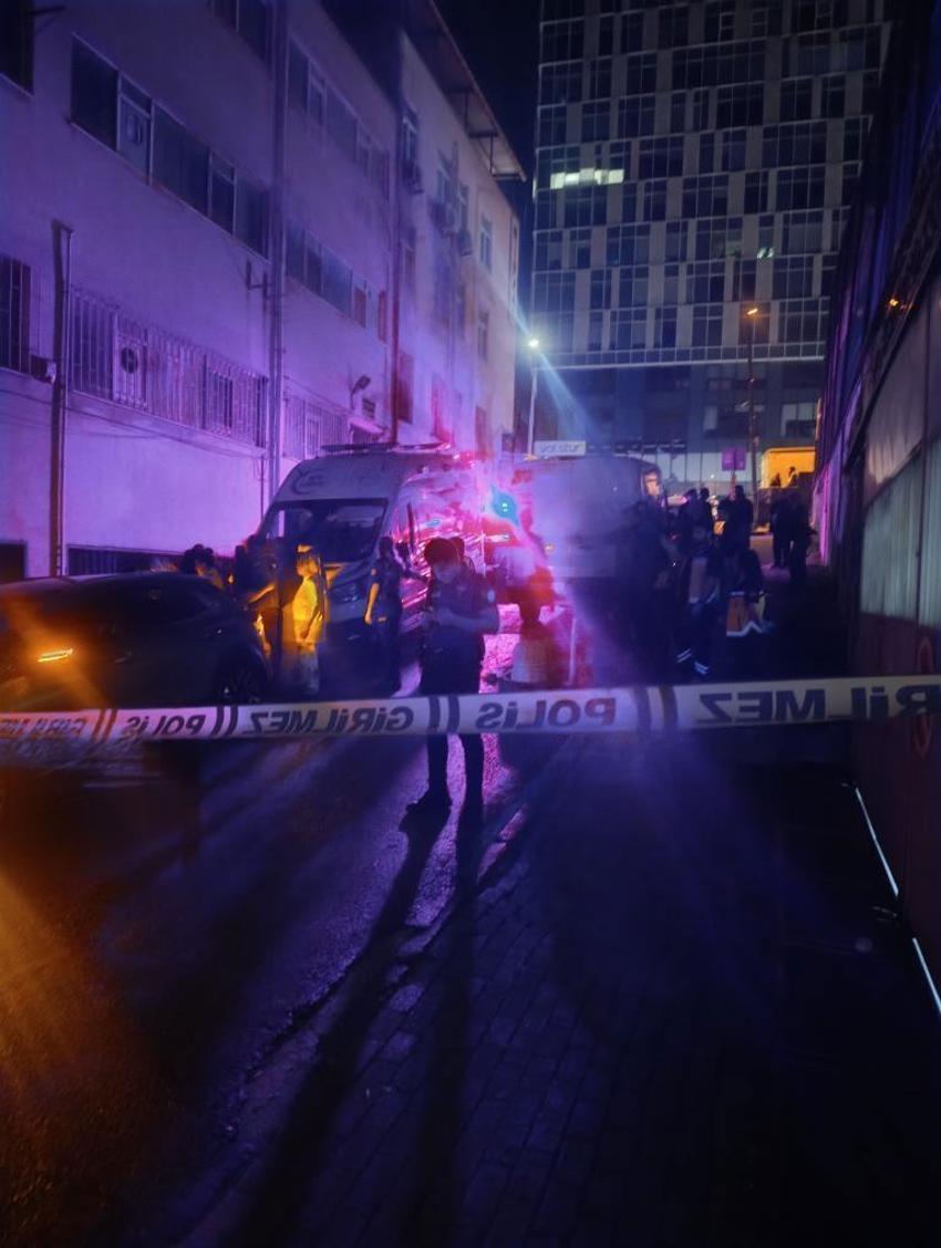 Kağıthane'de düğün salonu çıkışı cinayet: Tartışma kanlı bitti, pasaport çıkarmaya gittiği karakolda yakalandı