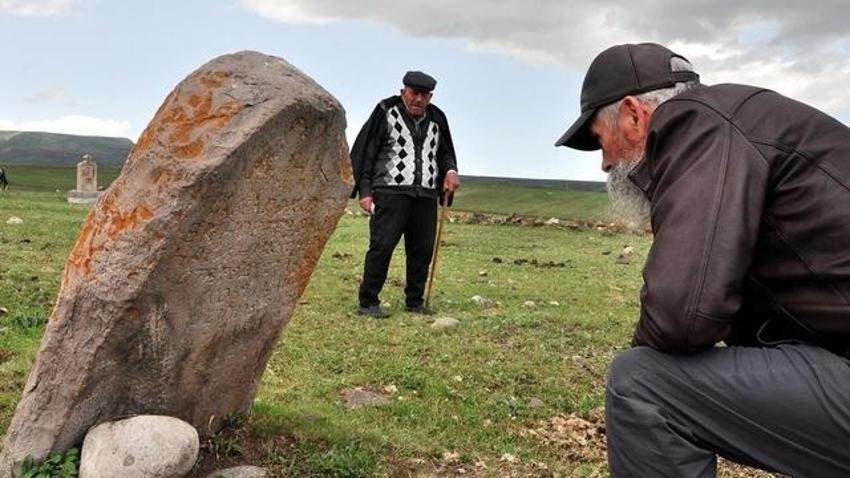 Atalarıyla bağlantı kurmak için ABD'den Kars'a geldiler!