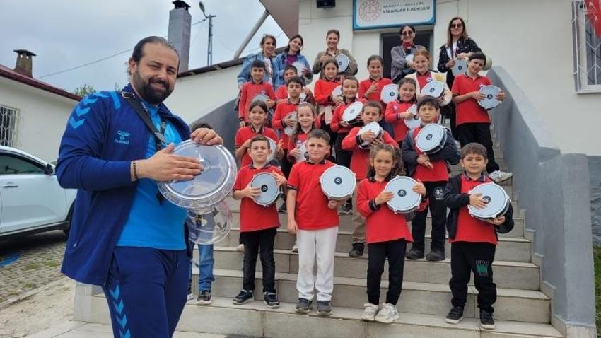 Samsun'da ritmi öğrenciler tuttu! Köy okulu öğrencilerine büyük sürpriz