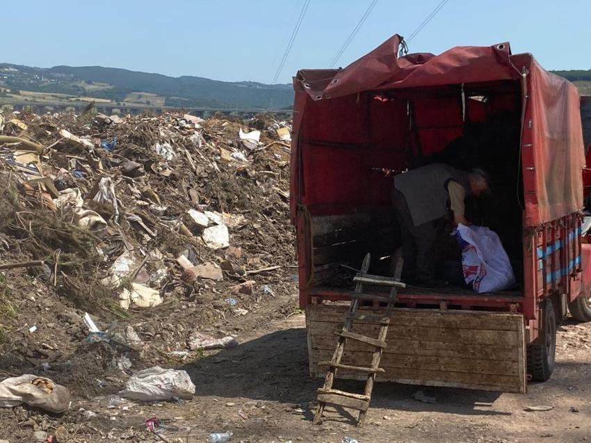 Kocaeli'de akılalmaz görüntü! Kurban satış yeri çöplükte açıldı