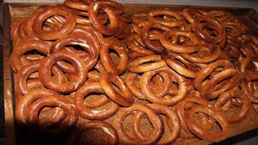 Üç sırrı var: Her gelen 500 tane alıp memlekete götürüyor! Simit tartışmasını Çarşamba bitirdi