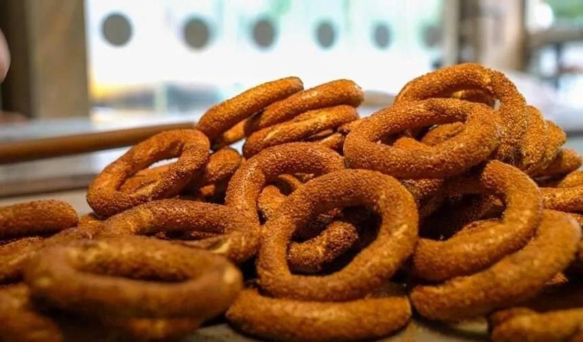 Üç sırrı var: Her gelen 500 tane alıp memlekete götürüyor! Simit tartışmasını Çarşamba bitirdi