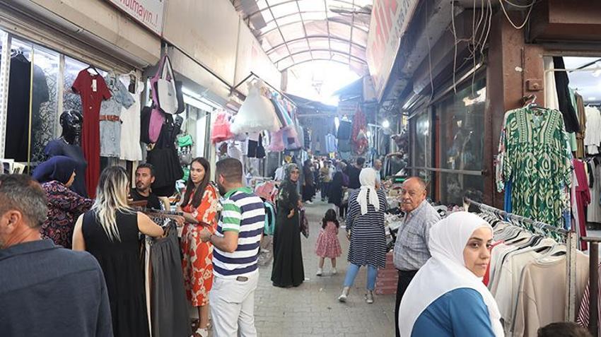 Uzun Çarşı bu haliyle son bayramını görüyor! Hatay'da Kurban Bayramı alışverişi için halk Uzun Çarşı'ya akın etti