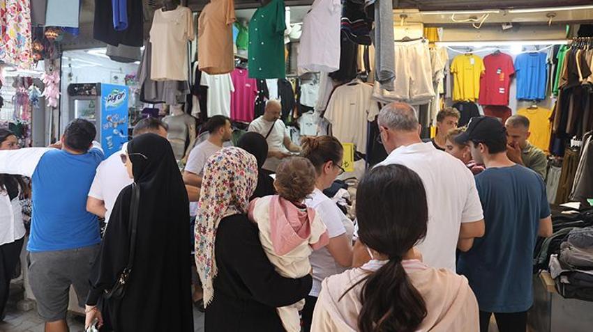 Uzun Çarşı bu haliyle son bayramını görüyor! Hatay'da Kurban Bayramı alışverişi için halk Uzun Çarşı'ya akın etti