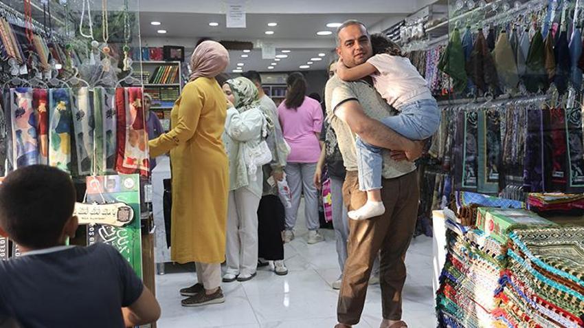 Uzun Çarşı bu haliyle son bayramını görüyor! Hatay'da Kurban Bayramı alışverişi için halk Uzun Çarşı'ya akın etti
