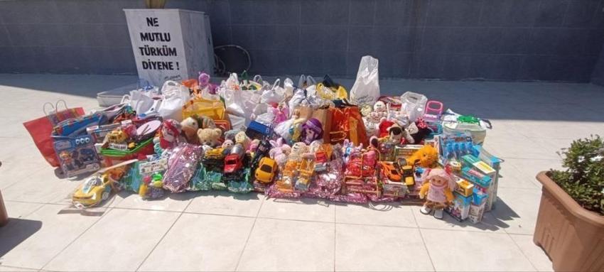 Adana'da kumbara açıldı! Komşu köye oyuncak yağdı: 1000 öğrenciden anlamlı destek