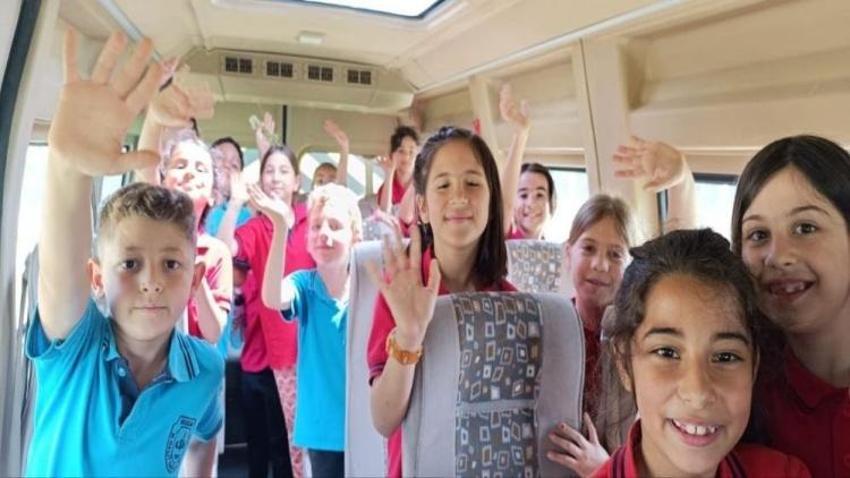 Adana'da kumbara açıldı! Komşu köye oyuncak yağdı: 1000 öğrenciden anlamlı destek