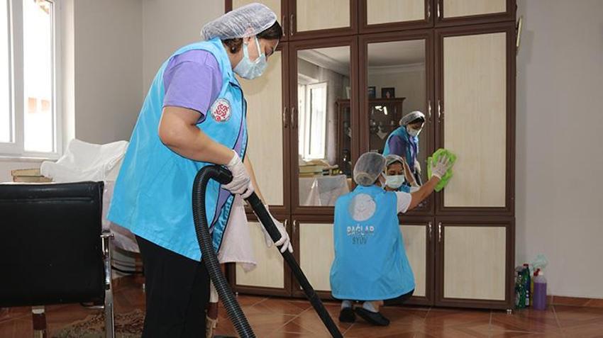 Diyarbakır'da büyük 'Vefa'! Yaşlıların evine gidip bayram temizliği yaptılar