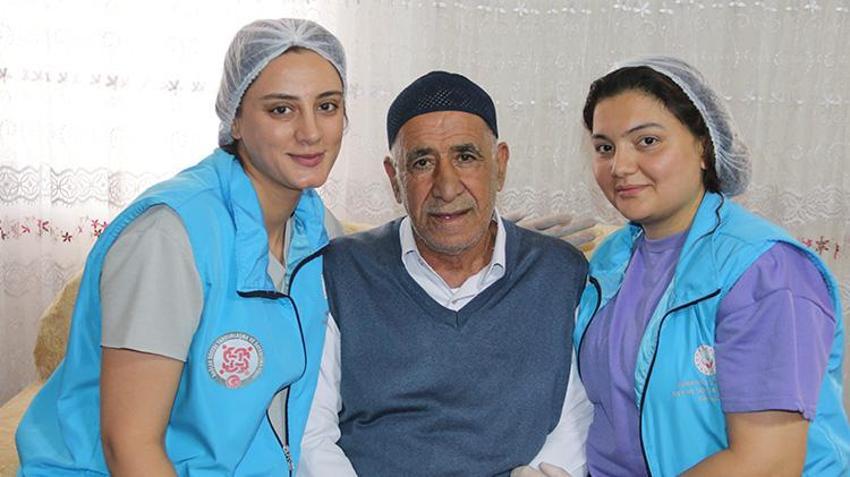 Diyarbakır'da büyük 'Vefa'! Yaşlıların evine gidip bayram temizliği yaptılar