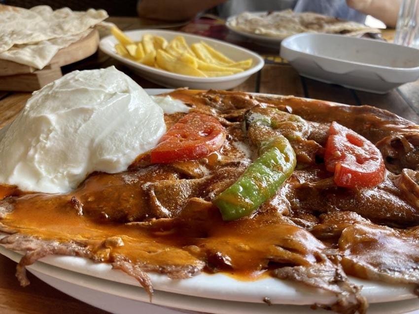 Lahmacundan çıkanlar pes dedirtti! Bakanlık bayram öncesi taklit ve tağşiş yapanların listesini güncelledi