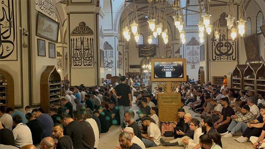 Türkiye’de ilk Kurban Bayramı namazı Iğdır’da kılındı! Camiler doldu taştı