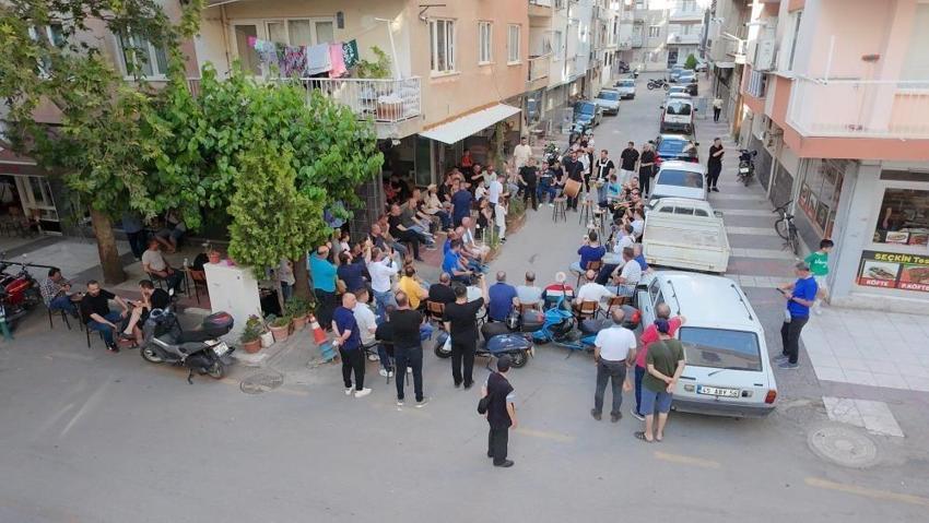 Makedonya'dan Manisa'ya uzanıyor! Çalgılı bayram geleneğinde herkes neşeli