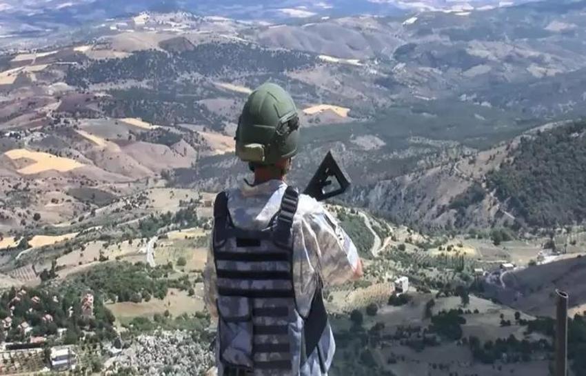 Mehmetçik bayramda da görev başında, her an eli tetikte bekliyor