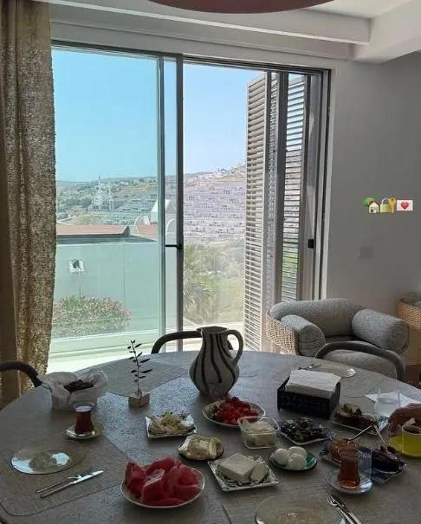 Sibil Çetinkaya’nın Bodrum’daki malikaneyi andıran lüks evi göz kamaştırdı!