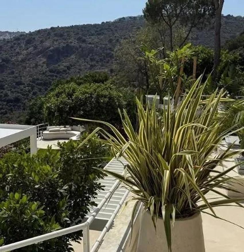 Sibil Çetinkaya’nın Bodrum’daki malikaneyi andıran lüks evi göz kamaştırdı!