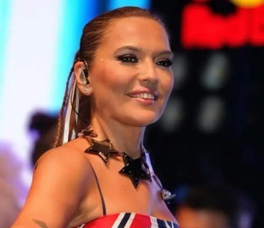 Demet Akalın'ın minik hayranına tavrı tepki çekmişti! Sürprizi böyle açıkladı