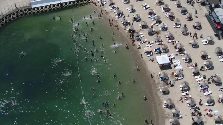 İstanbul'da plajlar doldu taştı! Menekşe ve Caddebostan'da yer kalmadı