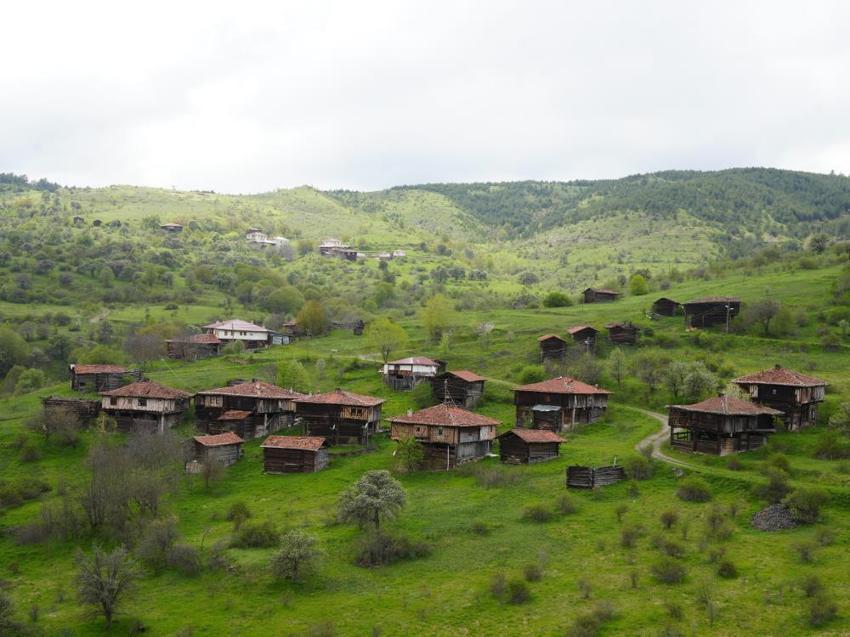 Kastamonu'nun Saklı Cenneti: Tarihi ahşap evler doğa ile buluşuyor!