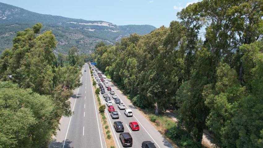 Bayram tatili sonrası dönüş çilesi başladı! Birçok noktada trafik kilit, işte son durum