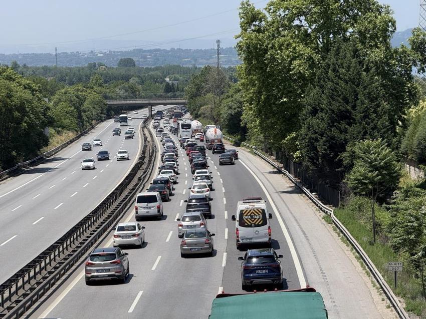 Bayram tatili sonrası dönüş çilesi başladı! Birçok noktada trafik kilit, işte son durum
