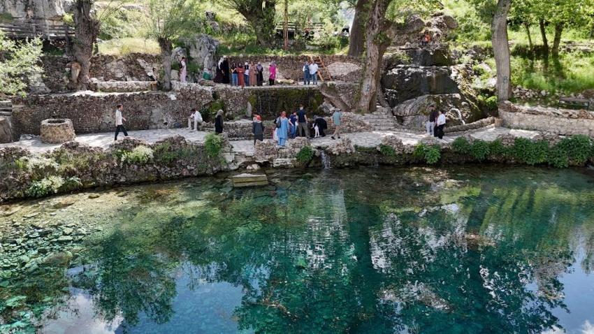 Sivas'taki Gökpınar Gölü görenleri hayran bırakıyor