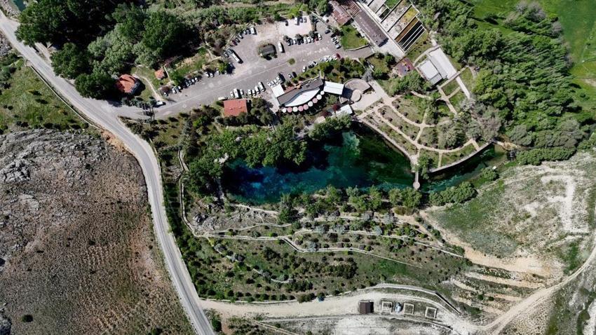 Sivas'taki Gökpınar Gölü görenleri hayran bırakıyor