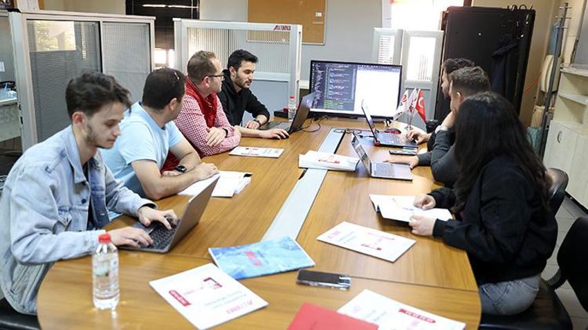 Konyalı girişimci hayata geçirdi! İnternetsiz ortamda bile çalışıyor: Afetlerde enkaz arama çalışmalarını ses frekansı ile yapacak