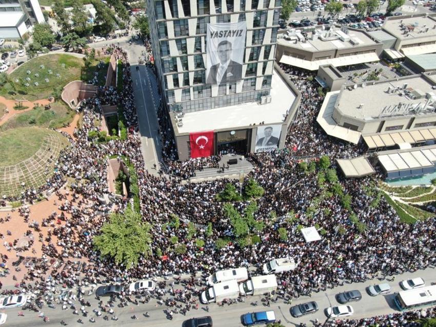 Başkan Ferdi Zeyrek'e son veda! Gözyaşları sel oldu, eşinden duygusal sözler: Bugün ona sözümü verdim
