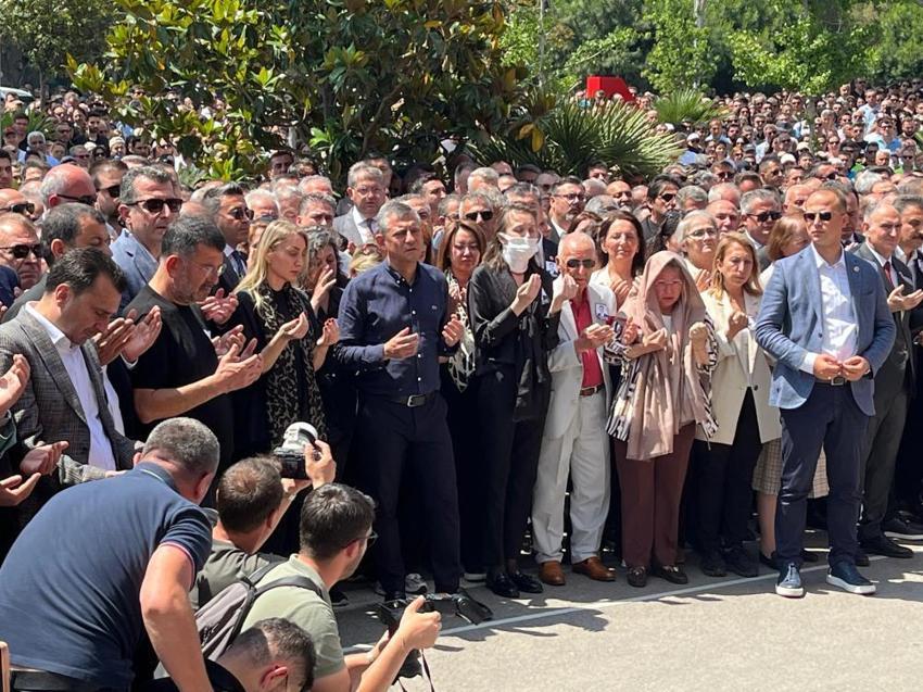 Başkan Ferdi Zeyrek'e son veda! Gözyaşları sel oldu, eşinden duygusal sözler: Bugün ona sözümü verdim