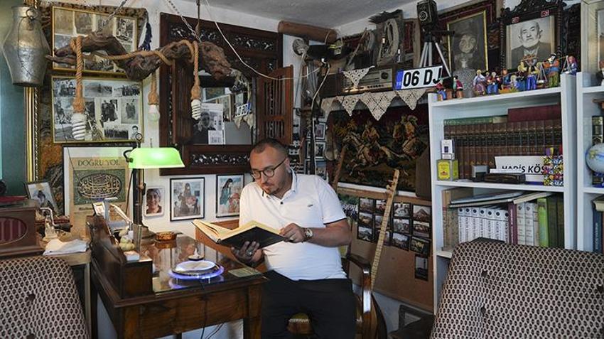 15 yaşında başladı, Babaannesinin sandığından çıktı, evini antika müzesine çevirdi! Her biri servet değerinde