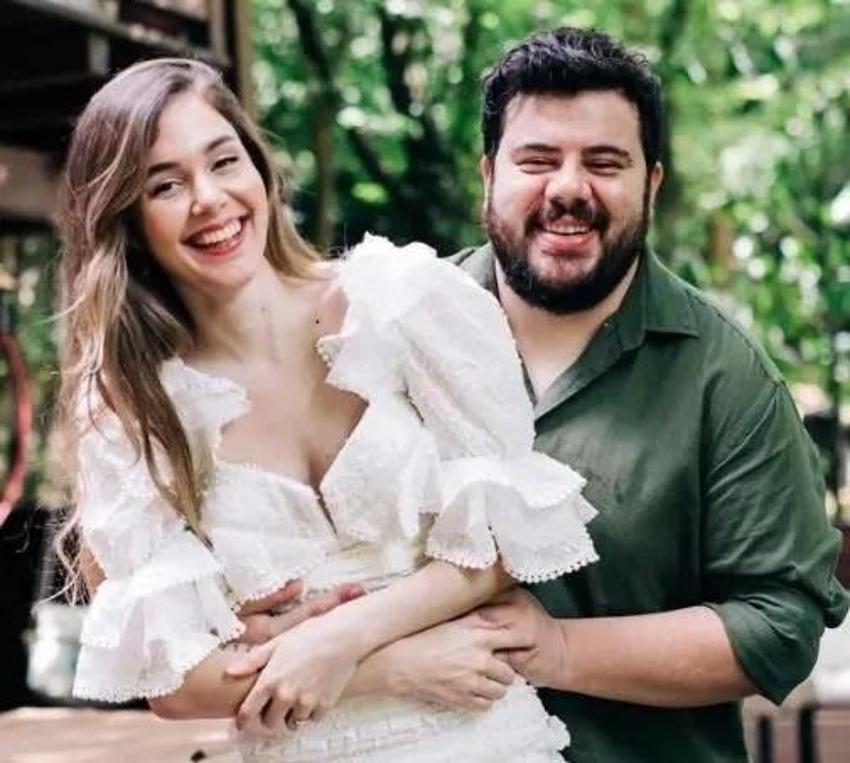 Eser Yenenler'den eşi Berfu Yenenler'e romantik evlilik yıl dönümü kutlaması!