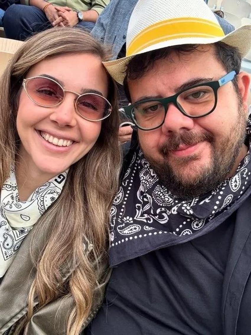 Eser Yenenler'den eşi Berfu Yenenler'e romantik evlilik yıl dönümü kutlaması!