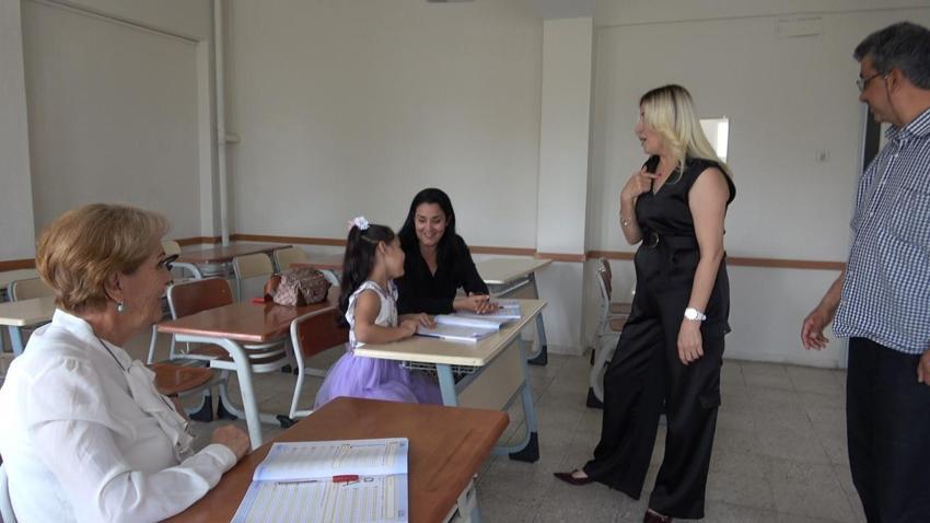 Kübalı gelin eşinin memleketini değil Adana'nın ilçesini beğenip yerleşti! Şimdi de annesi ve kızıyla Türkçe öğreniyor