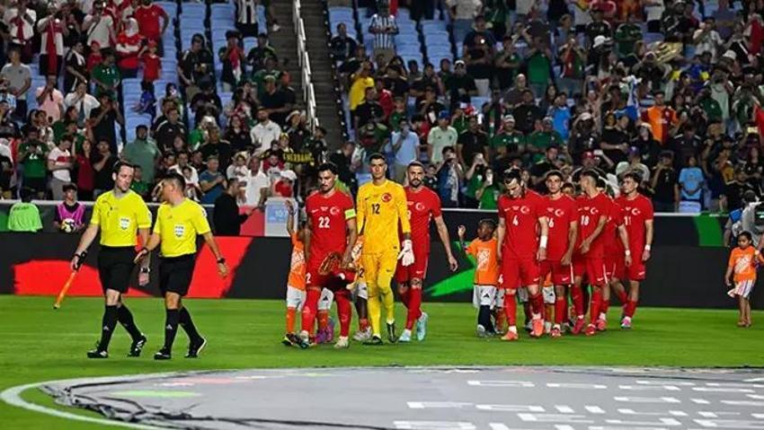 Arda Güler çıldırdı! Meksika-Türkiye maçında olay, Merih Demiral kendini tutamadı