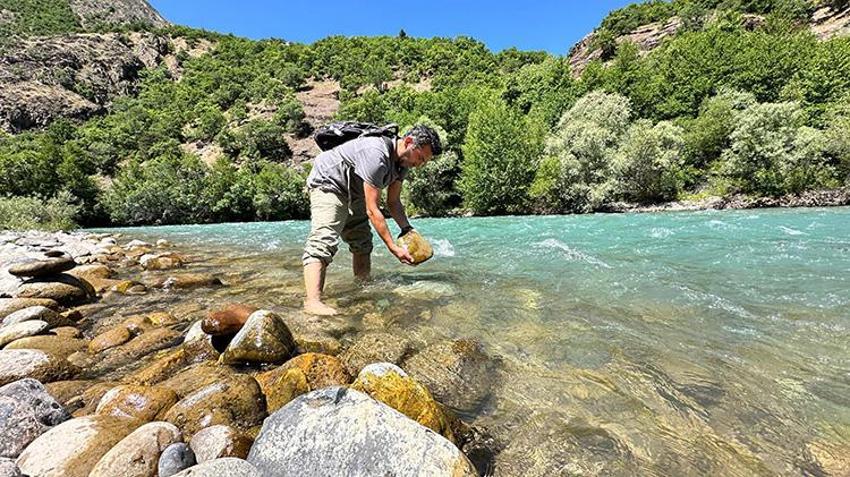Çocukluk hayaliydi, gerçek oldu! Öğretmeni yönlendirmesiyle başladı, şimdi Munzur'un taşlarına hayat veriyor